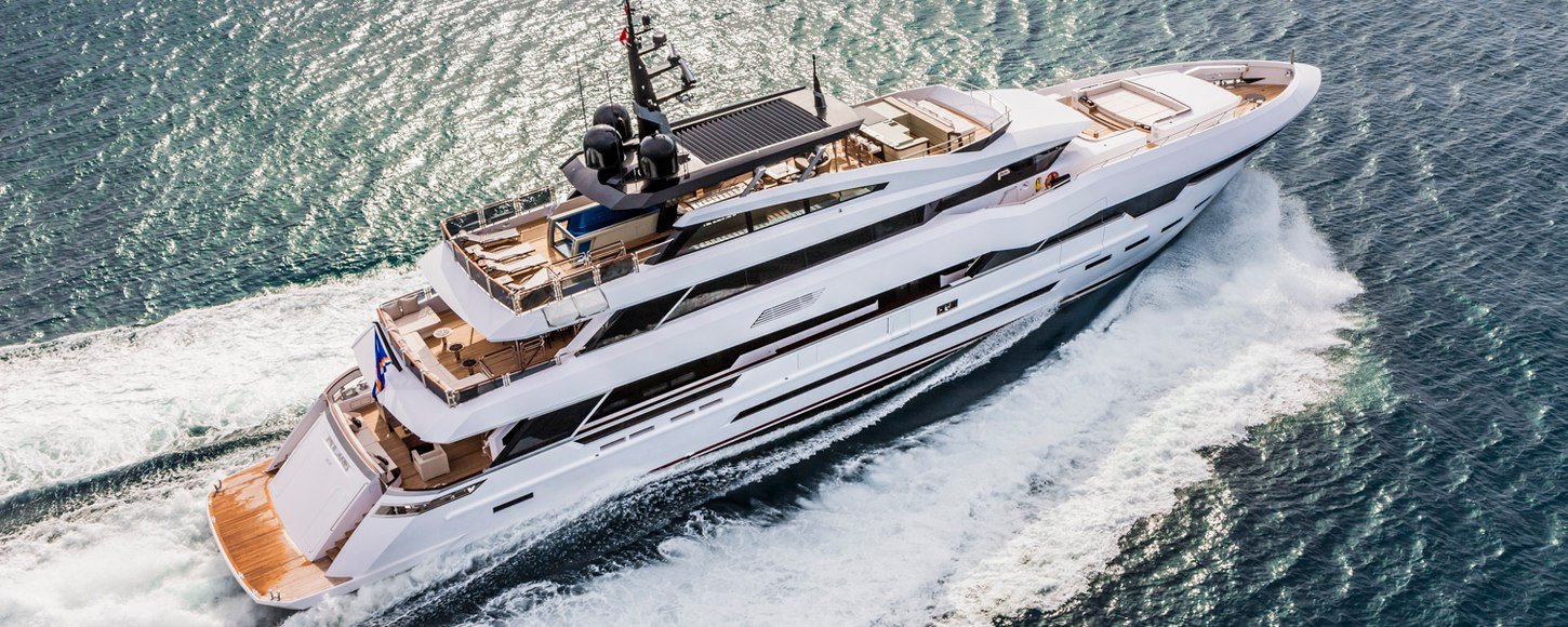 Fransız Rivierası’nda Son Şans: 48 Metrelik Parillion ile Mükemmel Bir Yat Tatili